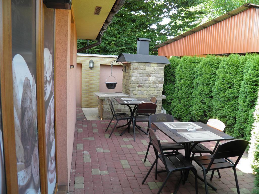 Magnat Hotel Muncaci Exterior foto